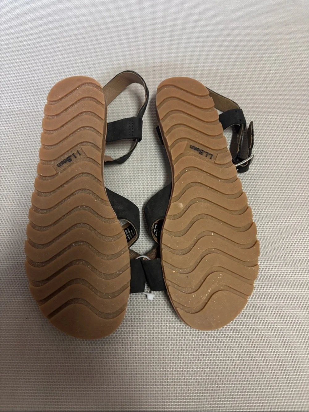 L.L. Bean Black Leather Crisscross Strap walking Sandals size 9